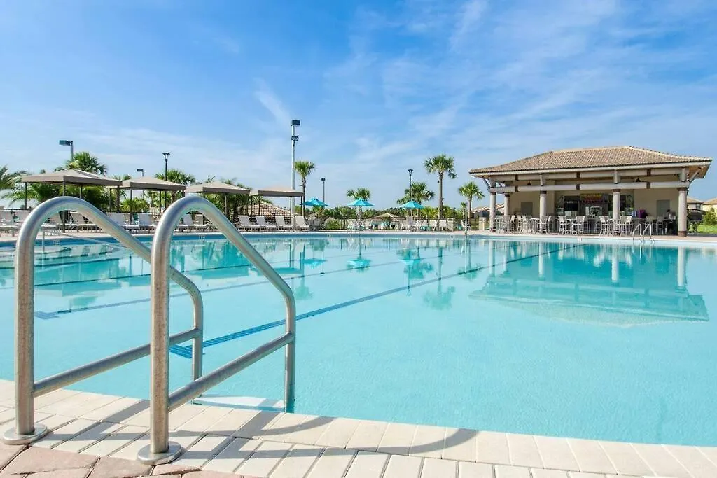 Champions Oasis - Spacious Villa & Free Pool Heat Davenport 0*,  United States