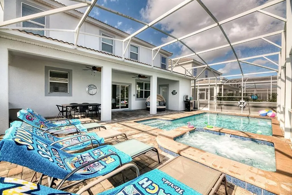 Champions Oasis - Spacious Villa & Free Pool Heat Davenport