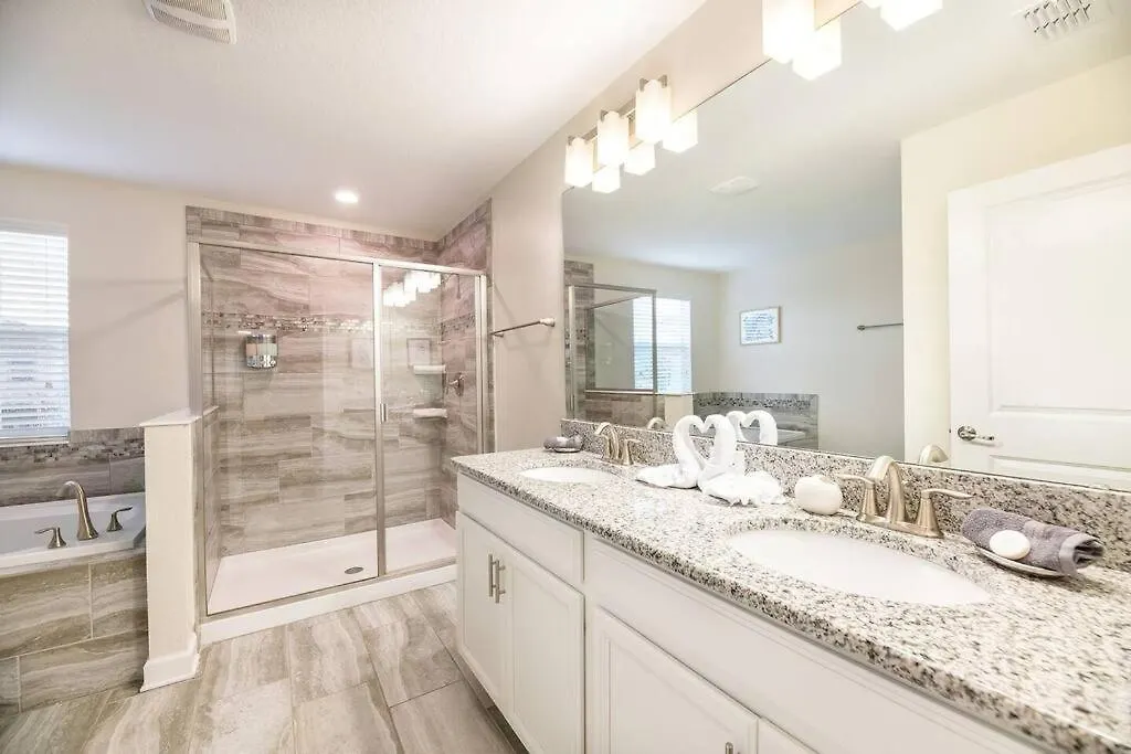 Holiday home Champions Oasis - Spacious Villa & Free Pool Heat Davenport