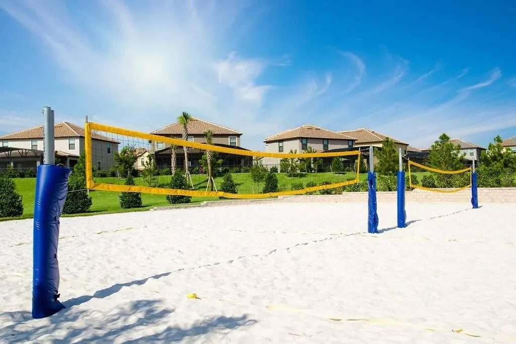 Champions Oasis - Spacious Villa & Free Pool Heat Davenport United States
