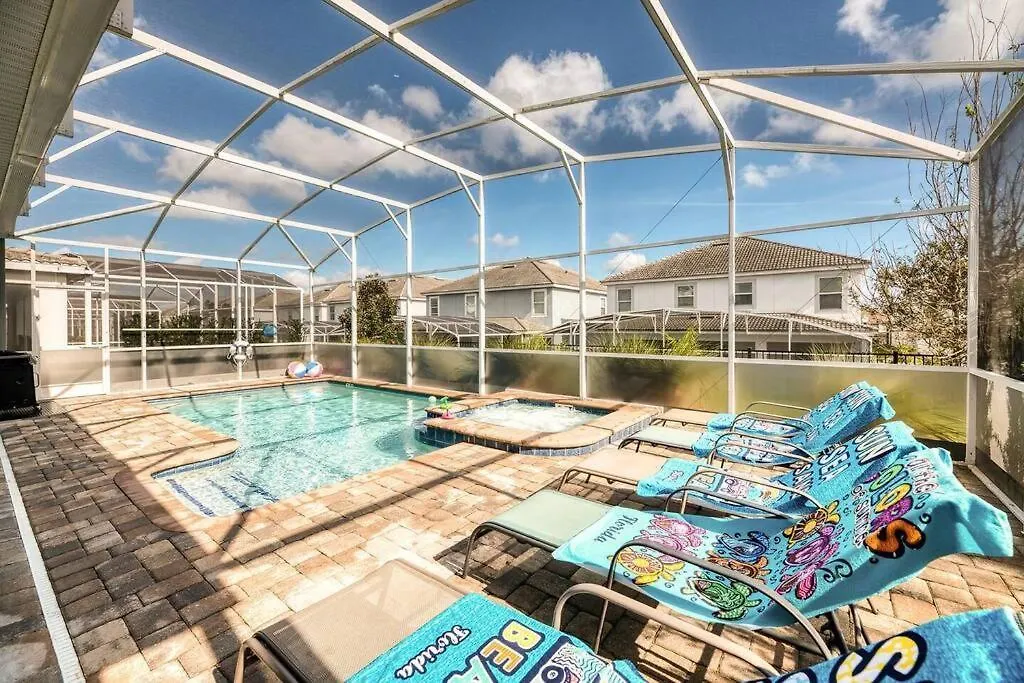 Champions Oasis - Spacious Villa & Free Pool Heat Davenport 0*,  United States