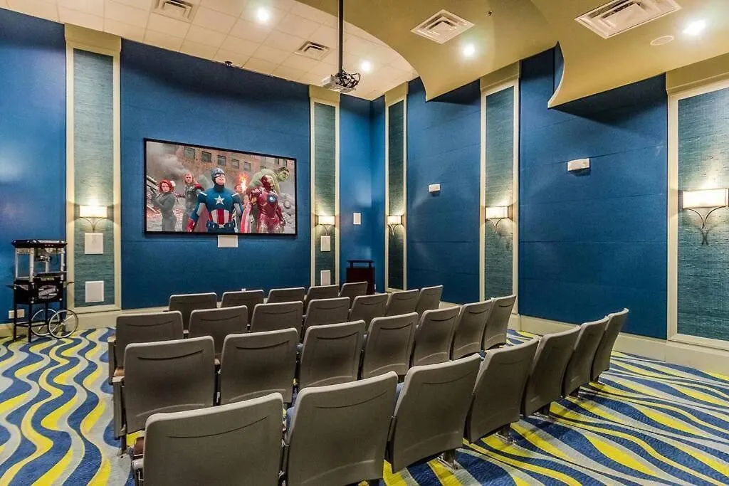 Holiday home Champions Oasis - Spacious Villa & Free Pool Heat Davenport United States