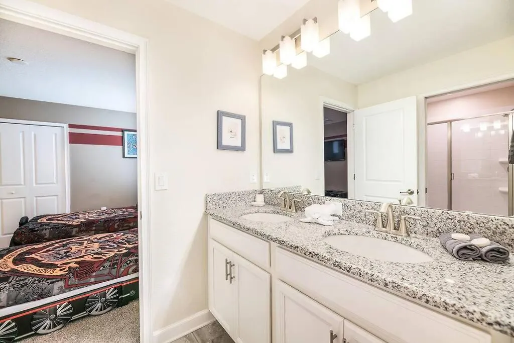 Holiday home Champions Oasis - Spacious Villa & Free Pool Heat Davenport